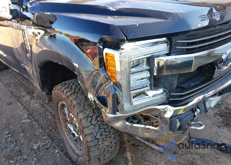 2018 Ford F-250 King Ranch из США, поврежденный, VIN 1FT7W2BT0JEC35423